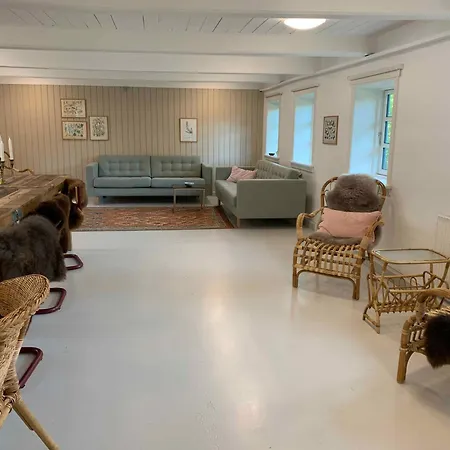 Κατάλυμα σε φάρμα 13-room 500 M To The *