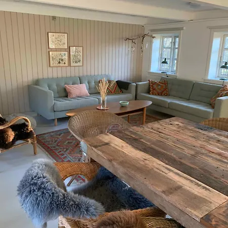 13-room Home, 500 M To The