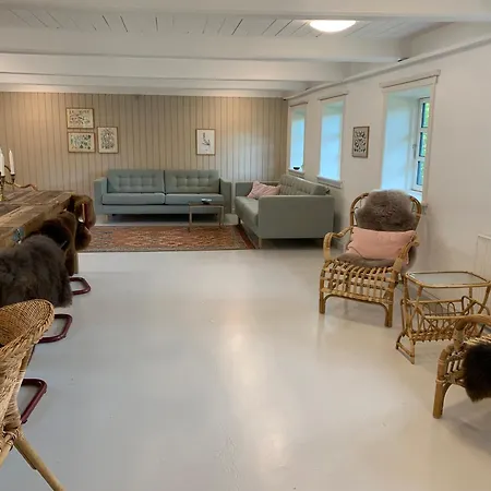 13-room 500 M To The * Vig